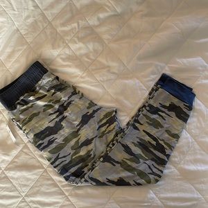 Banana Republic Camo Knot Jogger